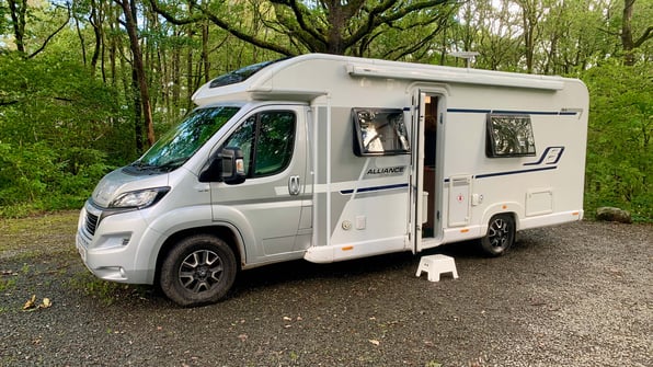 Bailey Alliance 76-4F Motorhome Review Image