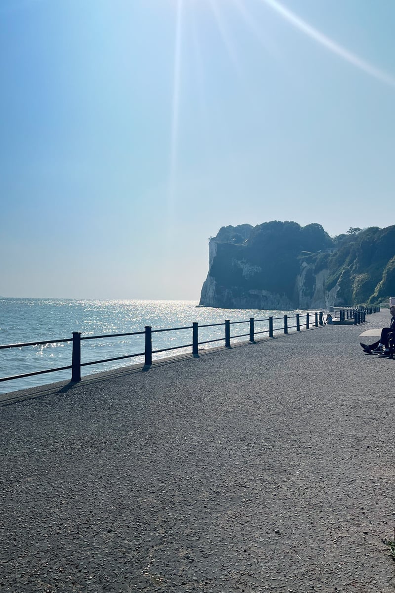 Travelpicks Blog - St Margarets at Cliffe - Sea front  1280x1920px